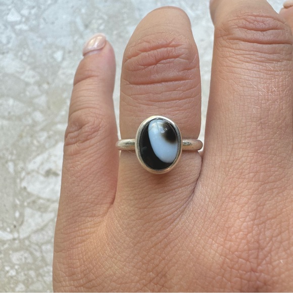 Agate Sterling Silver Vintage Bezel Ring - Picture 3 of 13